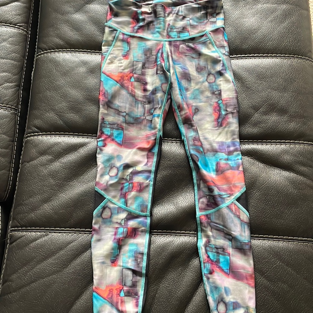 Under Armour compression leggings
